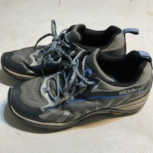 Merrell womens vibram athletic shoes. Size 6.5 grey in color. Bin#4